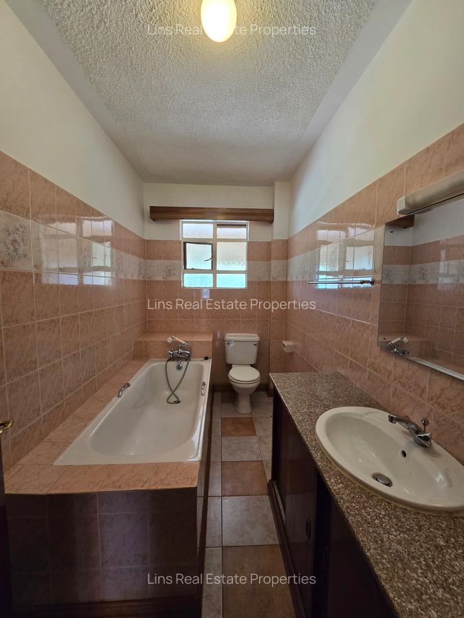 6 Bed House with En Suite in Nyari - 7