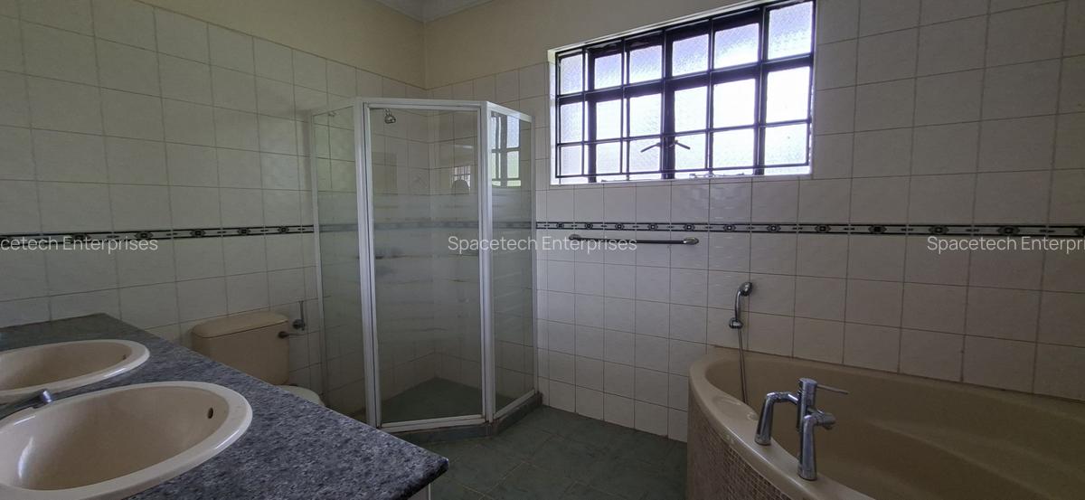 4 Bed Townhouse with En Suite in Kileleshwa - 17