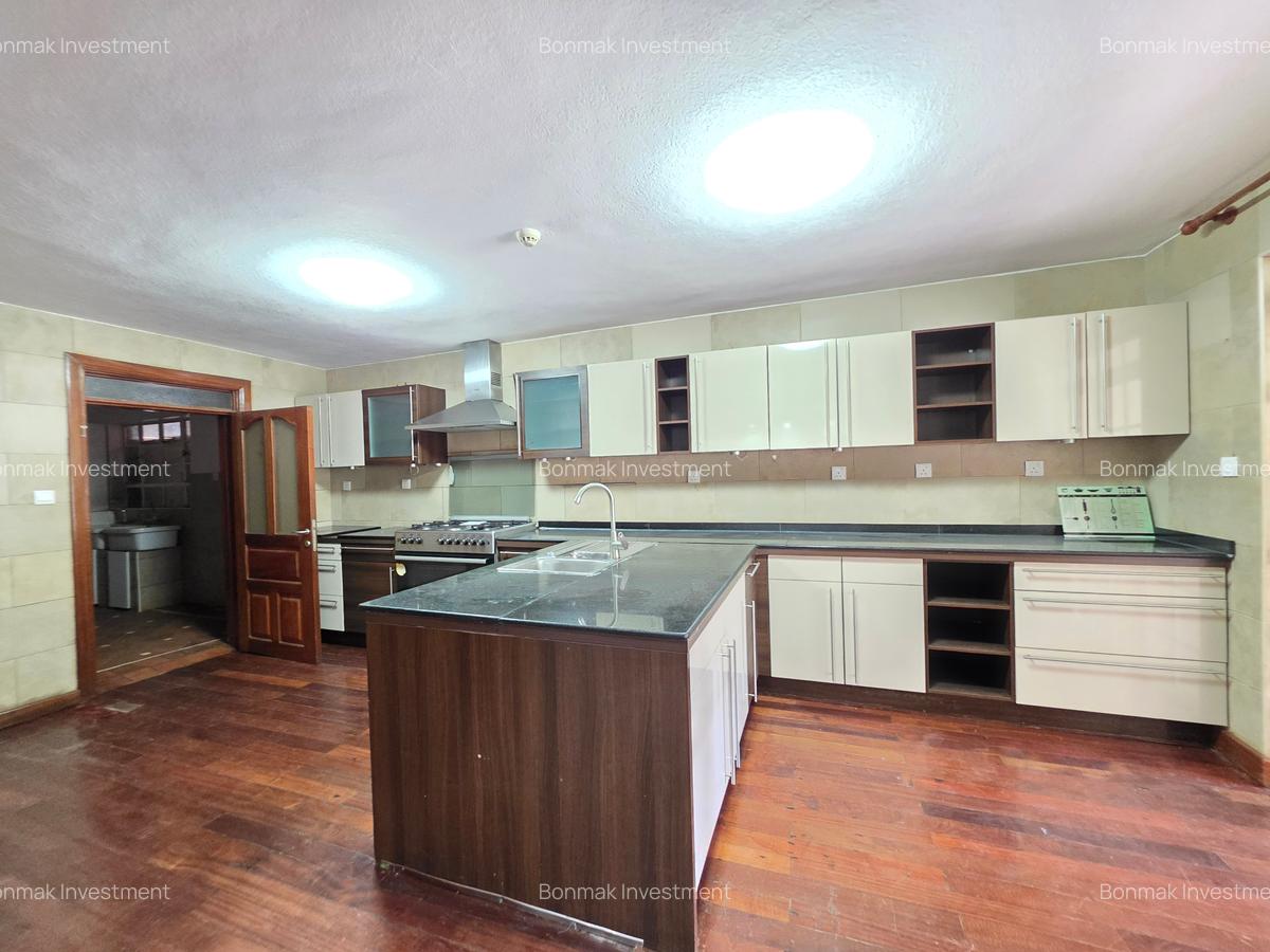 4 Bed House with En Suite at Old Runda. - 8