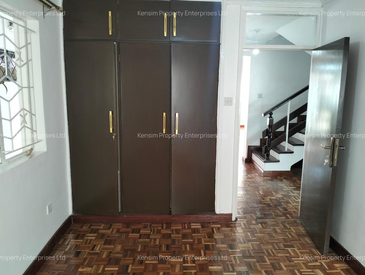 4 Bed Townhouse with En Suite in Lavington - 9