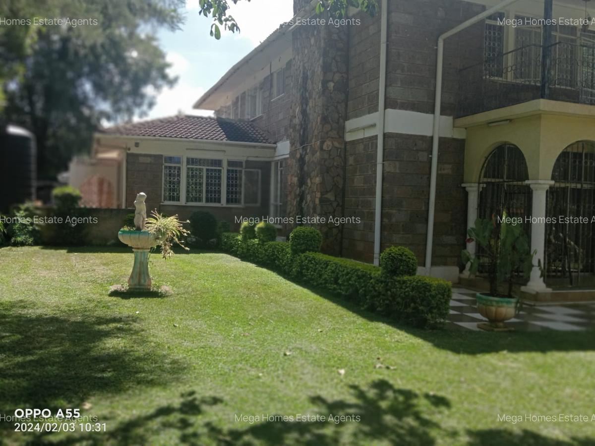 4 Bed House with En Suite in Runda - 2