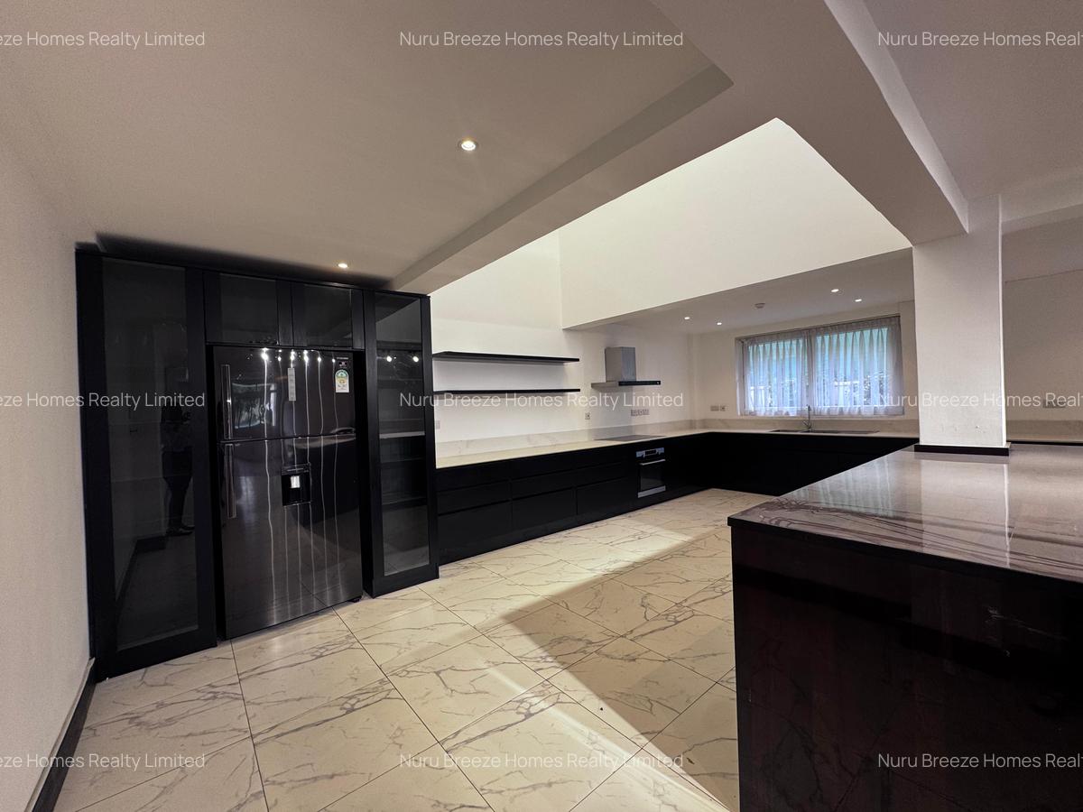 5 Bed House with En Suite in Runda - 19