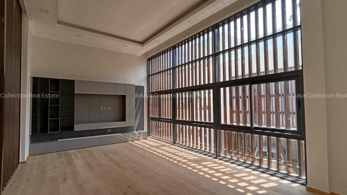 5 Bed Townhouse with En Suite in Lavington - 13