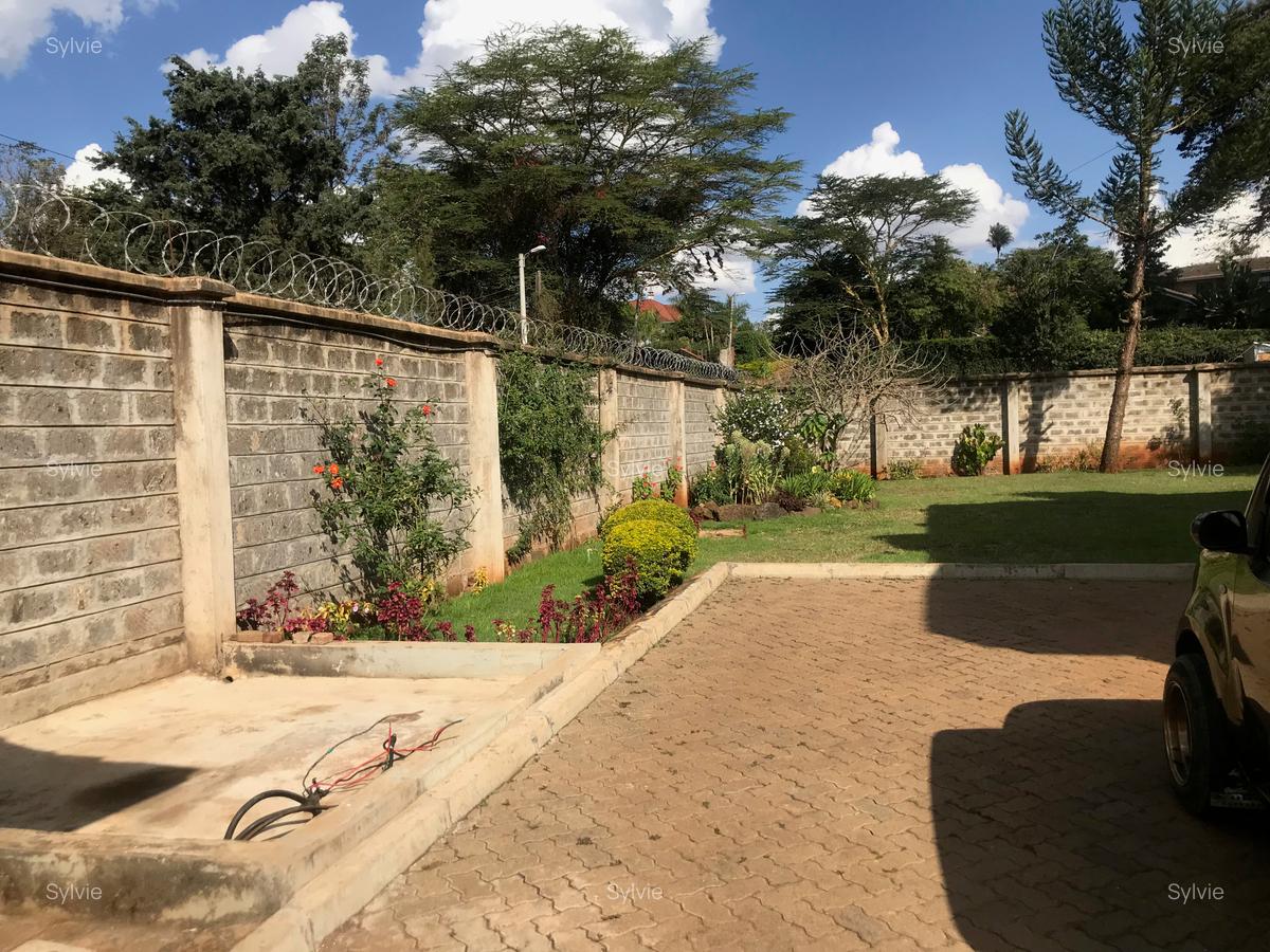 5 Bed Villa with En Suite in Runda - 14