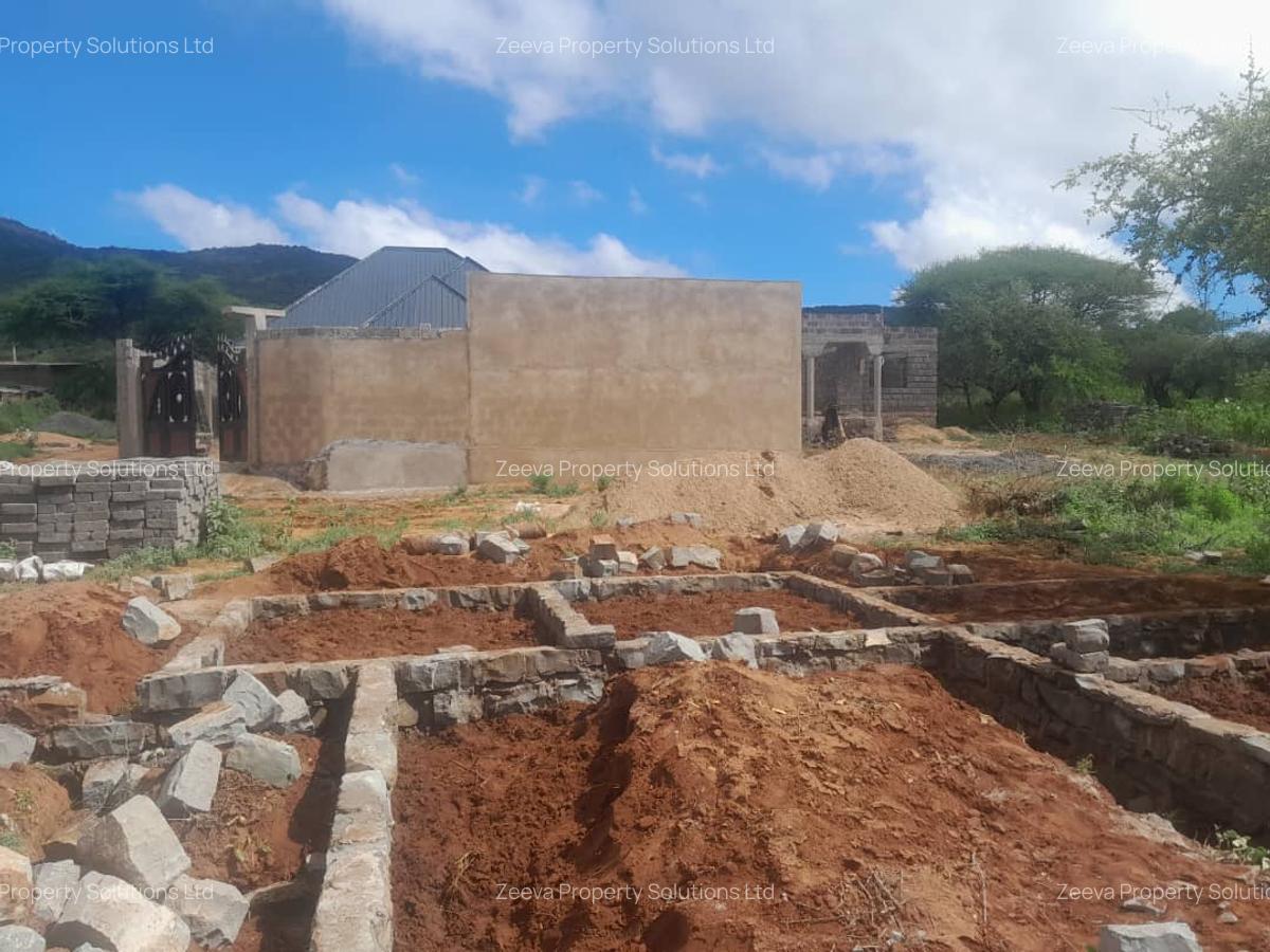 Land in Namanga - 16