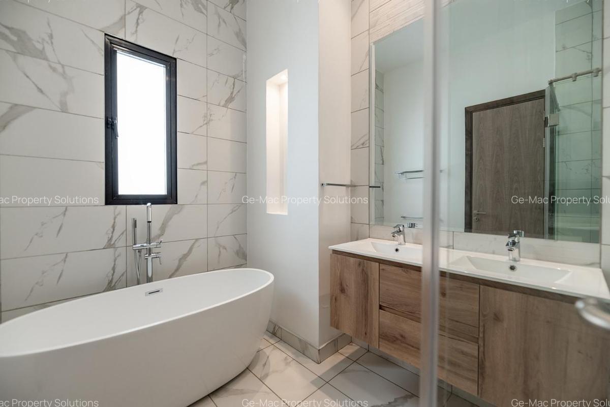 2 Bed Apartment with En Suite in Rosslyn - 11