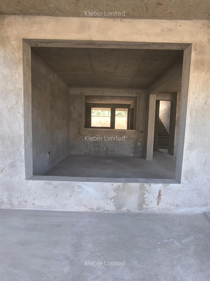 4 Bed House with En Suite at Muhuri Road - 9