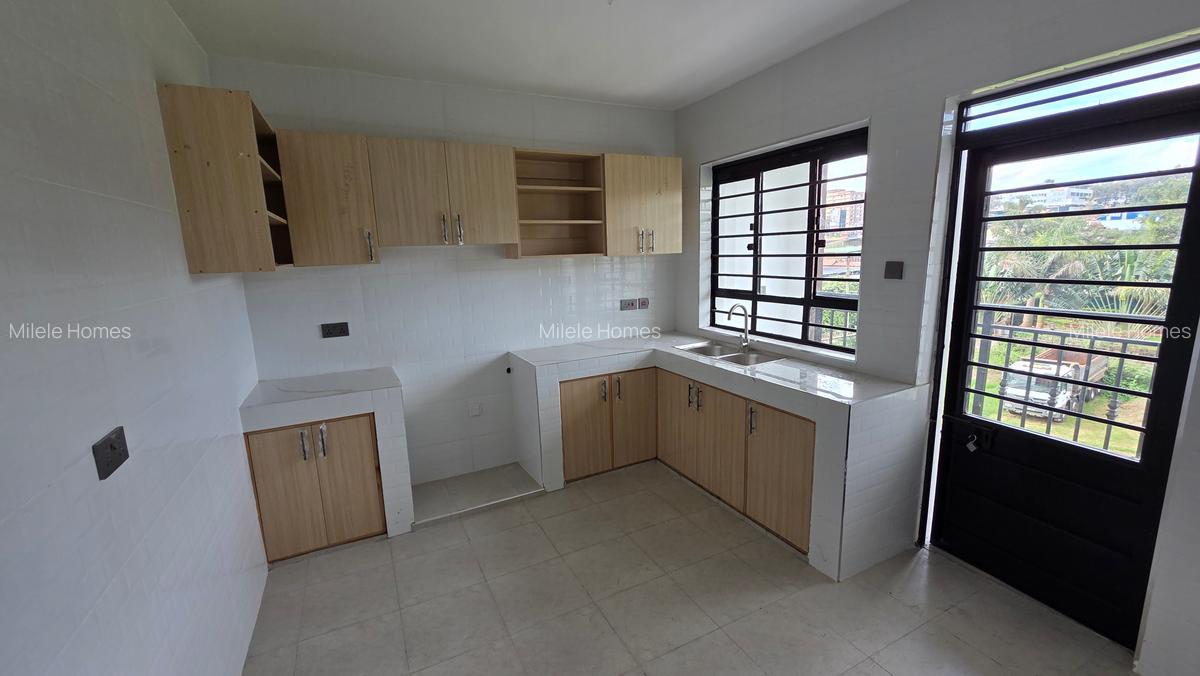 Serviced 5 Bed Apartment with En Suite at Kiambu Road - 5