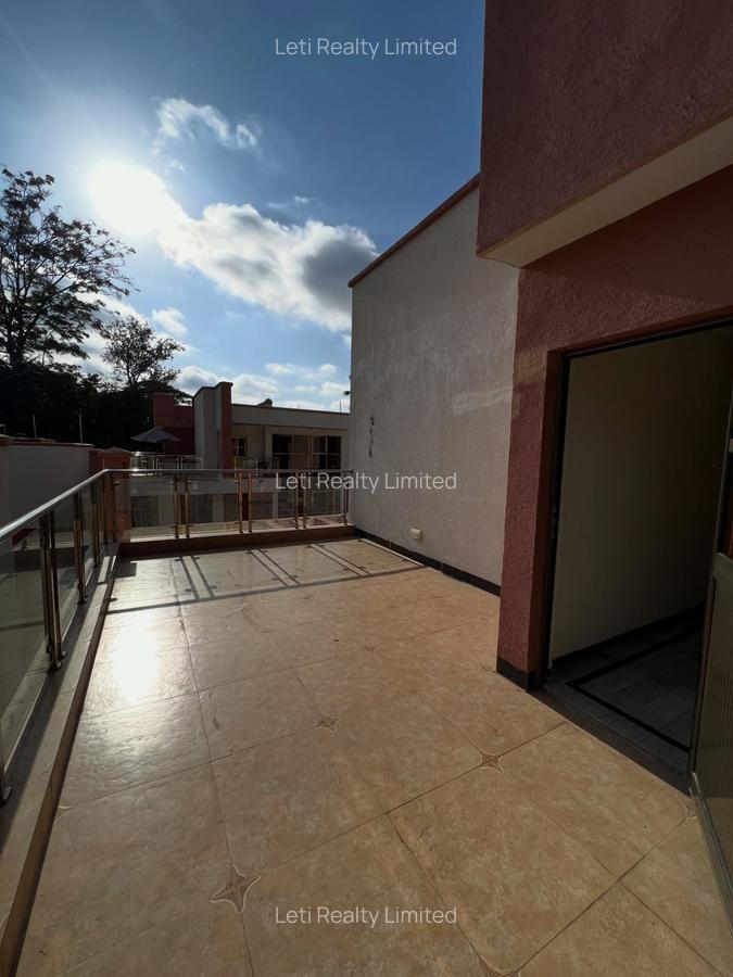 5 Bed Townhouse with En Suite in Lavington - 4