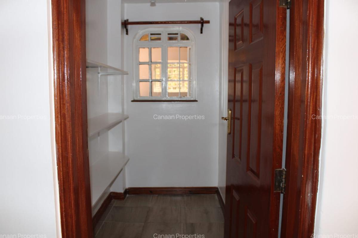 4 Bed Townhouse with Garden in Nyari - 6