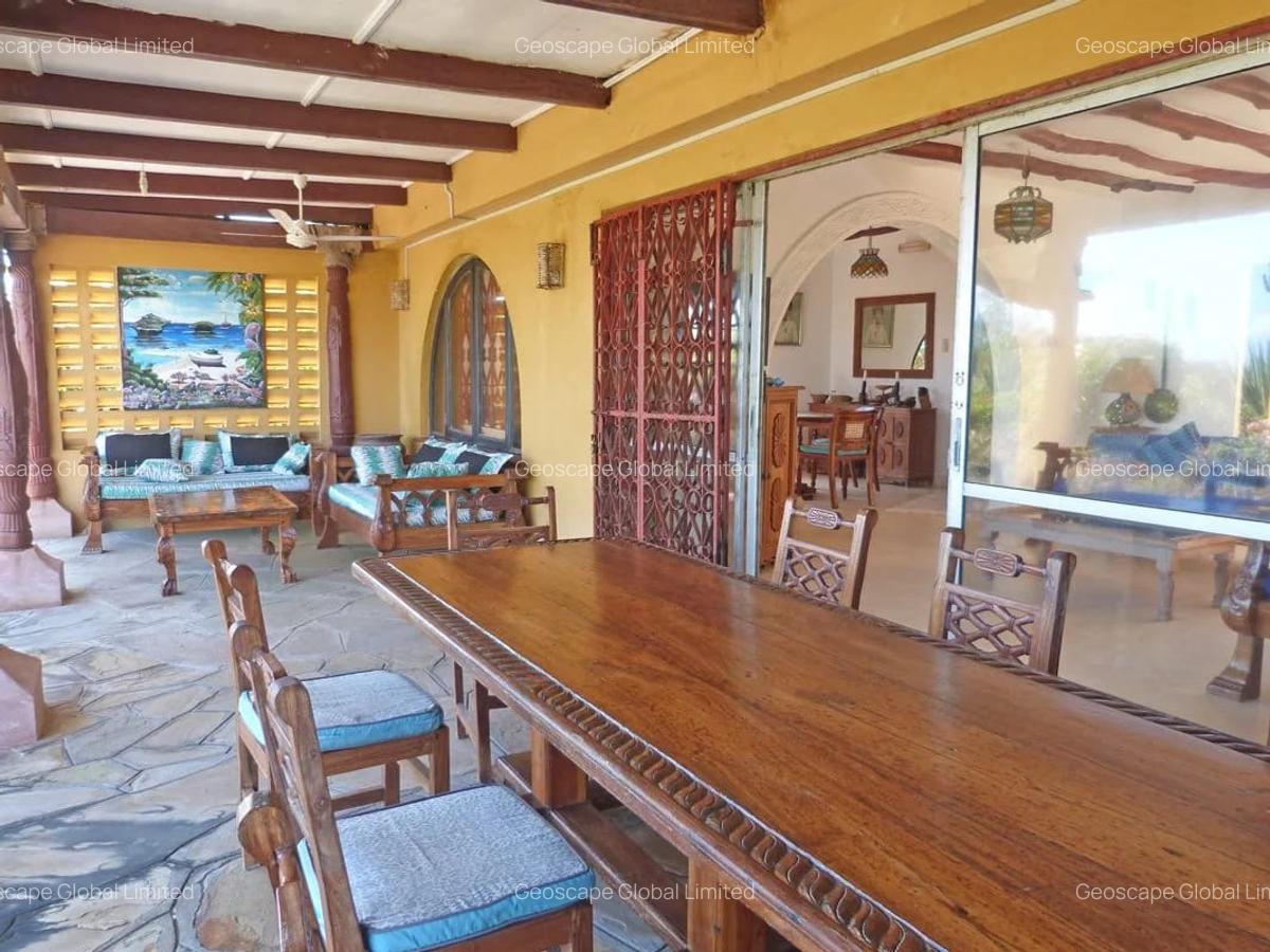 5 Bed House with En Suite in Watamu - 13