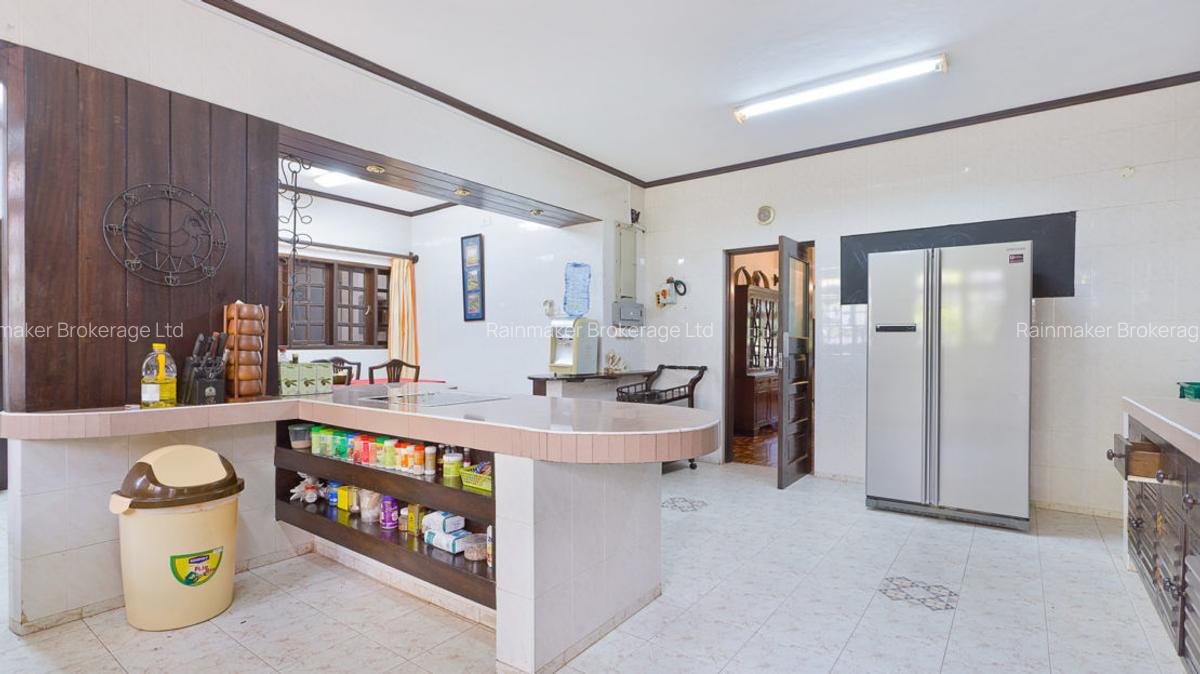 10 Bed House with En Suite in Shanzu - 8