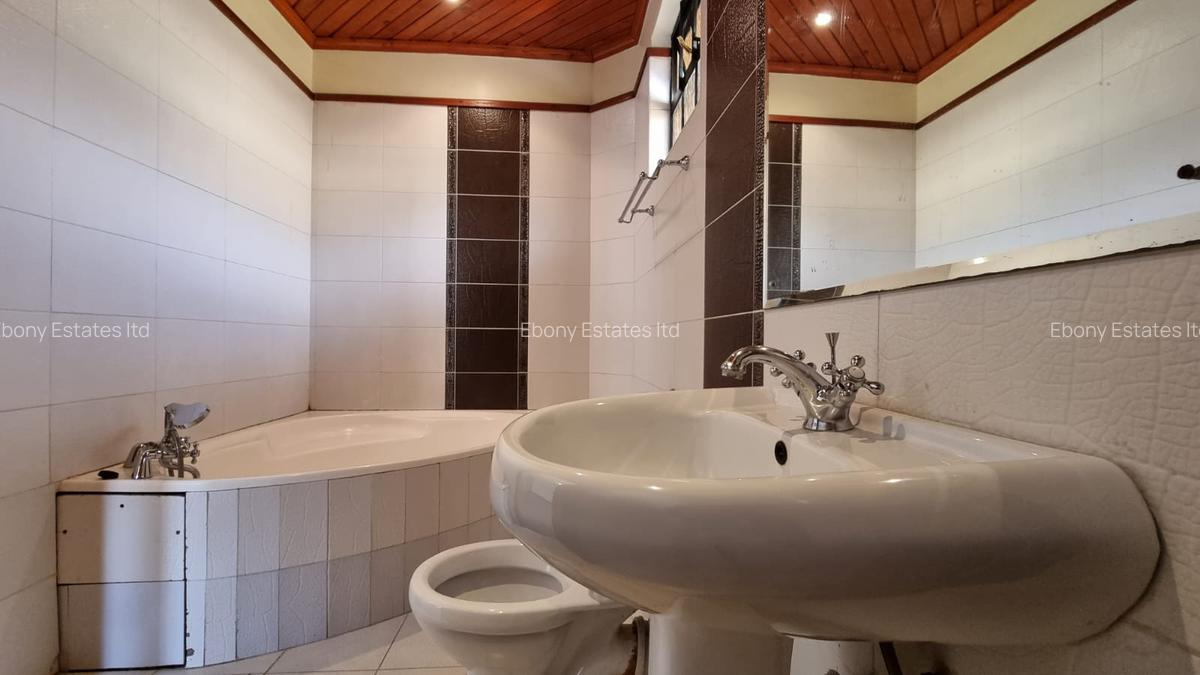 5 Bed Townhouse with En Suite in Lavington - 11