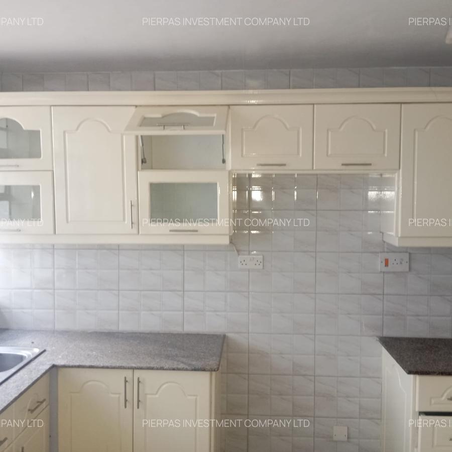 5 Bed Villa with En Suite in Westlands Area - 6