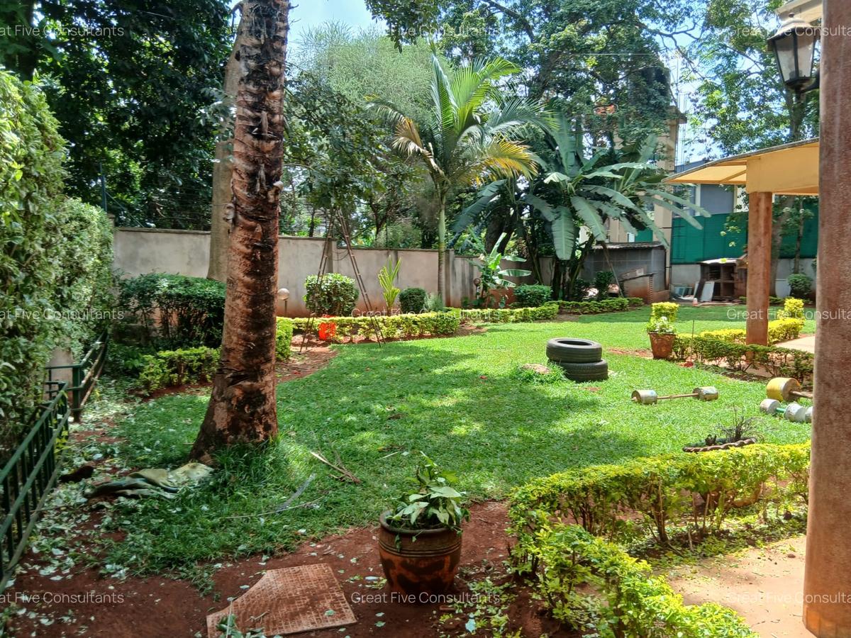 5 Bed Villa with En Suite in Runda - 18