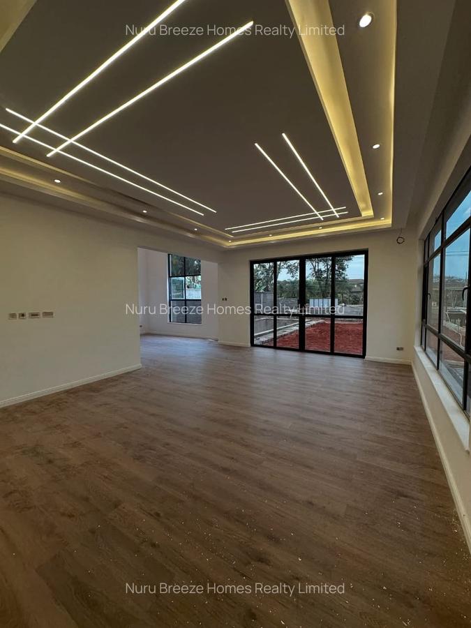 5 Bed Townhouse with En Suite in Lavington - 2