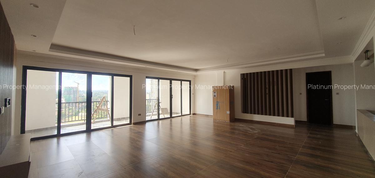 4 Bed Apartment with En Suite at Brookside - 4