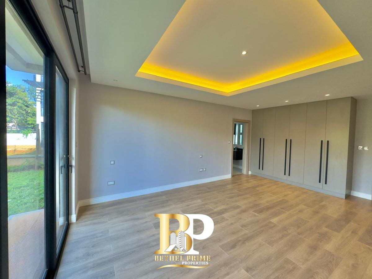 Serviced 3 Bed Apartment with En Suite in Runda - 10