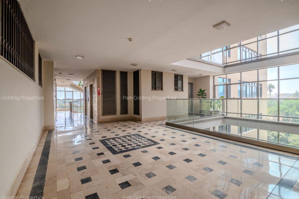 3 Bed Apartment with En Suite in Parklands - 18