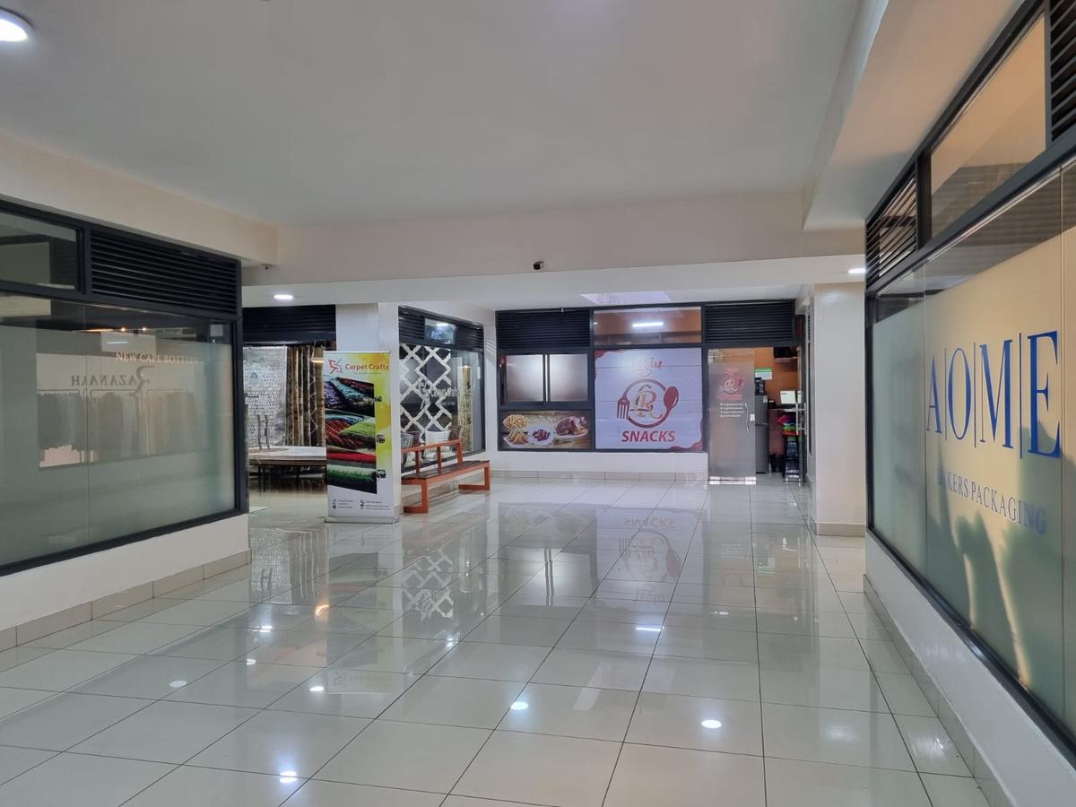 240 ft² Shop with Service Charge Included in Ngong Road - 8