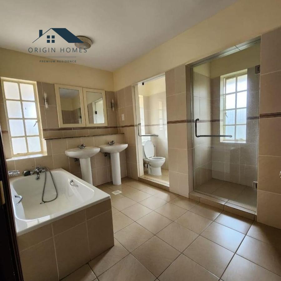 5 Bed House with En Suite at Lavington - 13