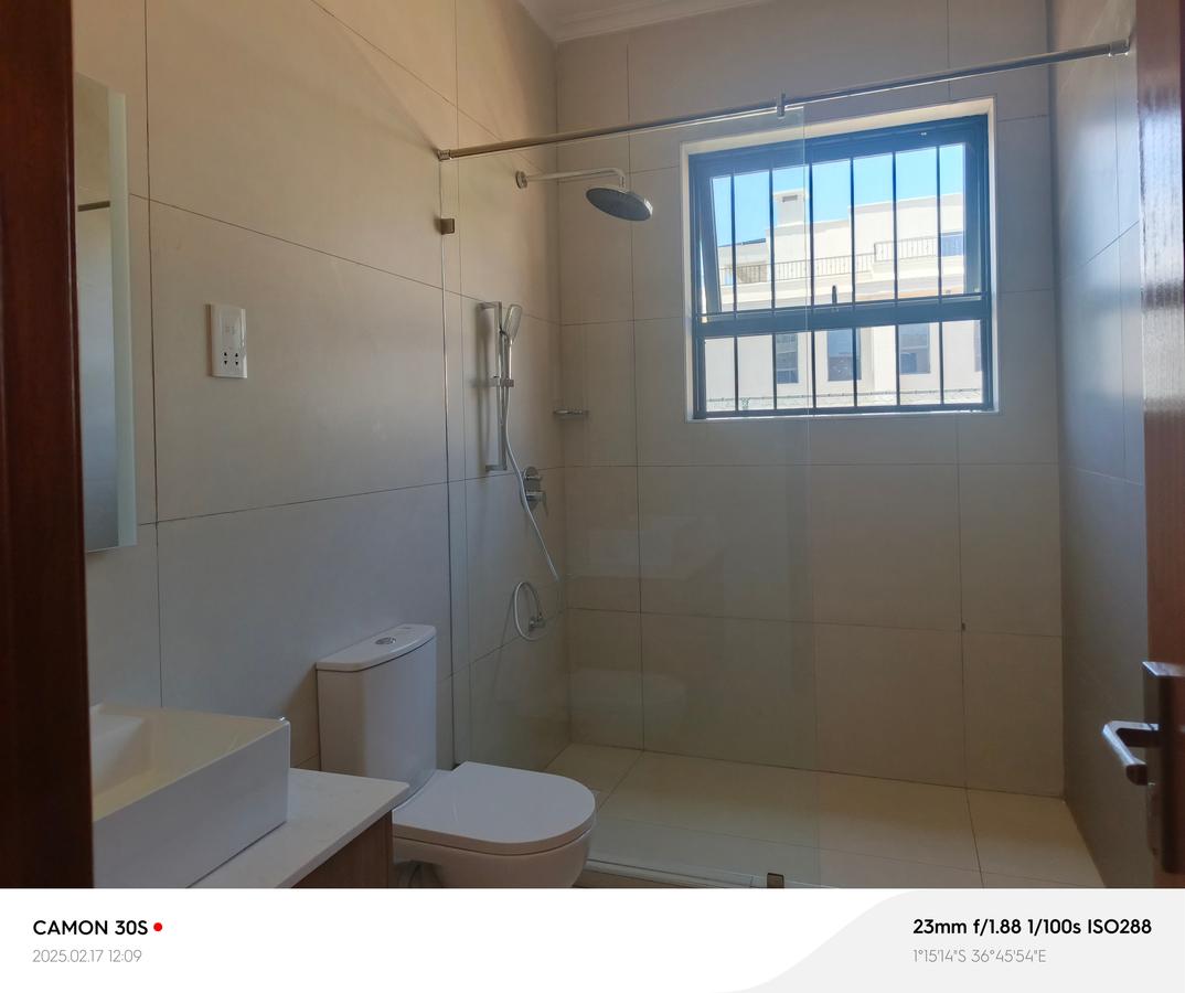 6 Bed Townhouse with En Suite in Loresho - 10