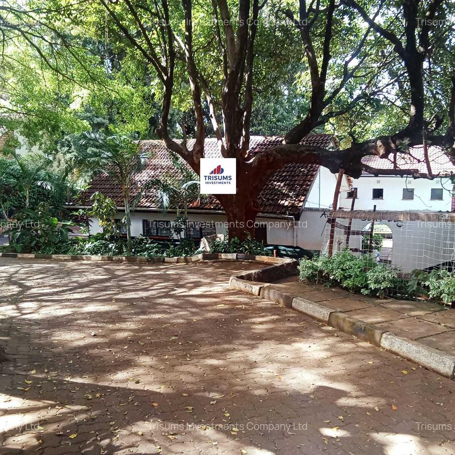 7 Bed House with En Suite in Kyuna - 1