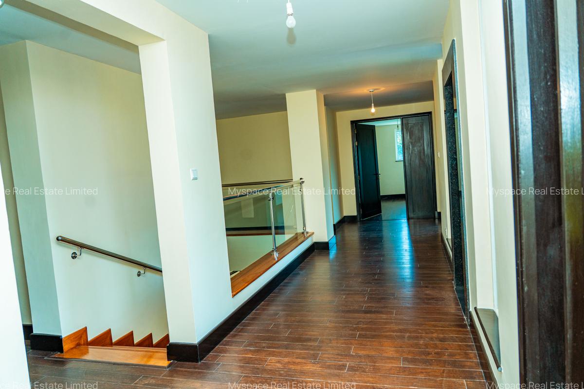 5 Bed Townhouse with En Suite in General Mathenge - 6
