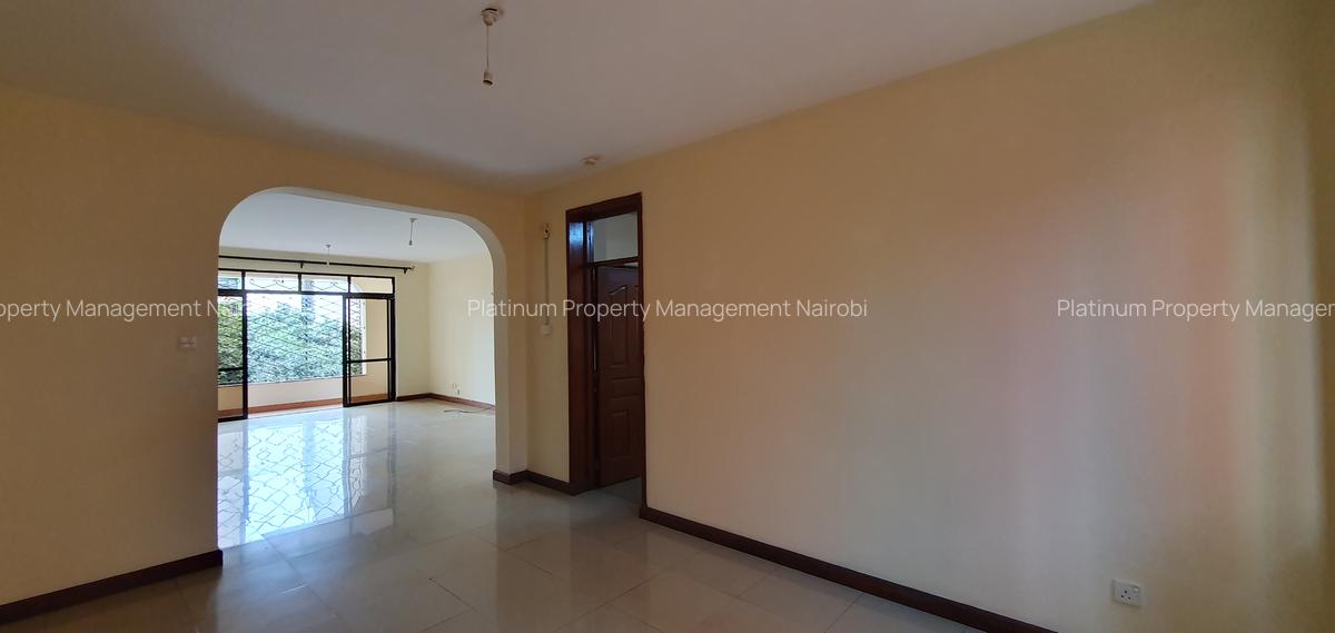 4 Bed Apartment with En Suite in Parklands - 3