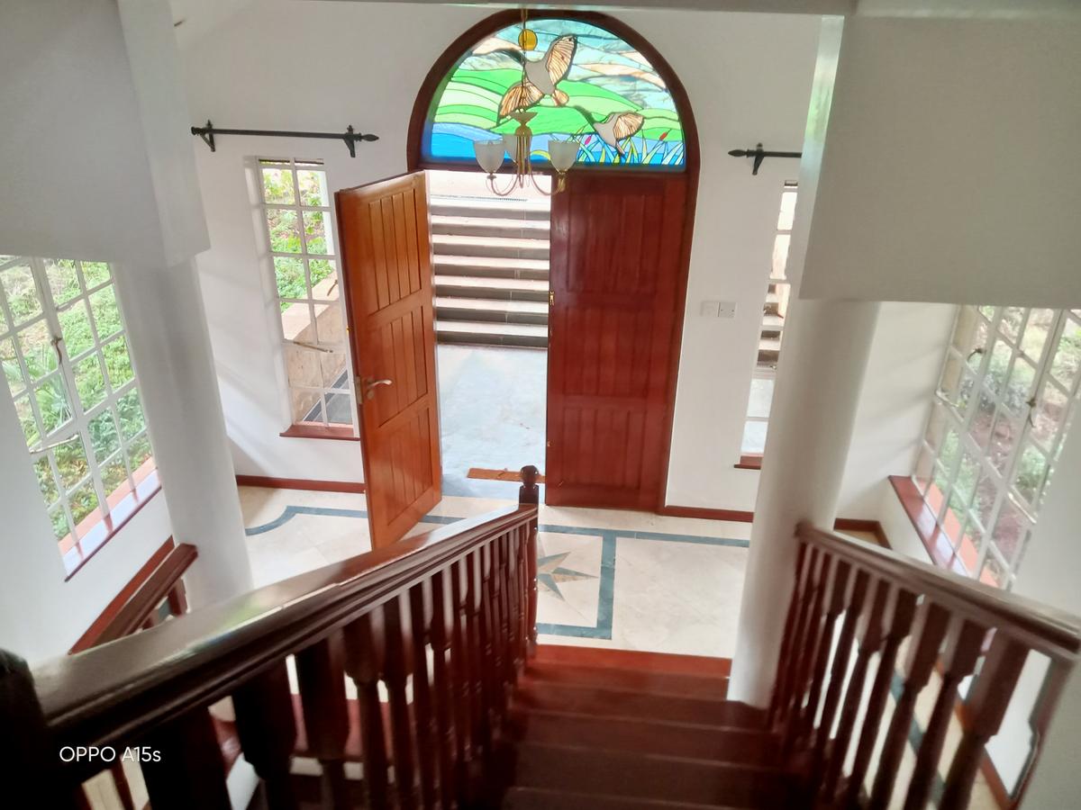 5 Bed House with En Suite in Nyari - 4