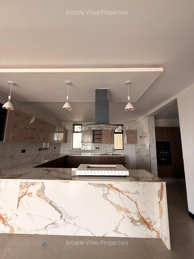 3 Bed Apartment with En Suite in Riverside - 8