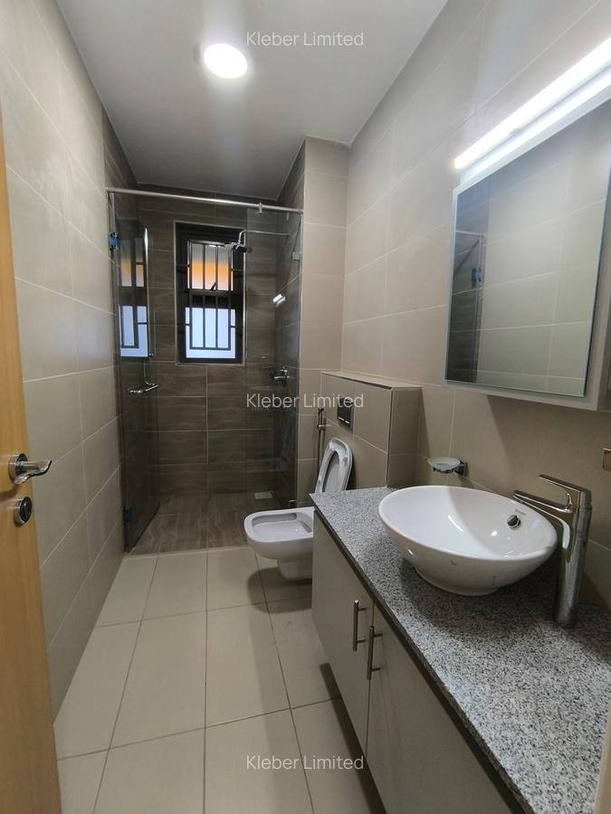 2 Bed Apartment with En Suite at Lavington - 20