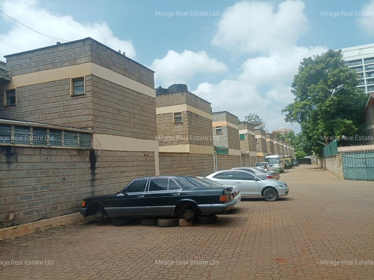 5 Bed Villa with Swimming Pool in Lavington - 20