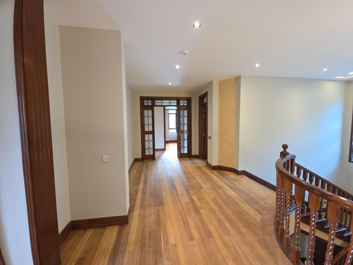 4 Bed House with En Suite in Runda - 13