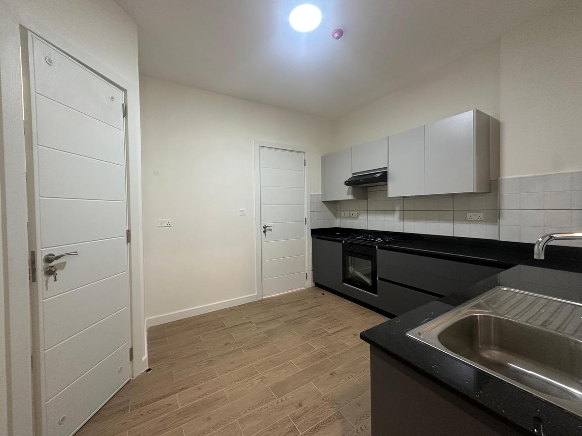 2 Bed Apartment with En Suite at Lavington - 7