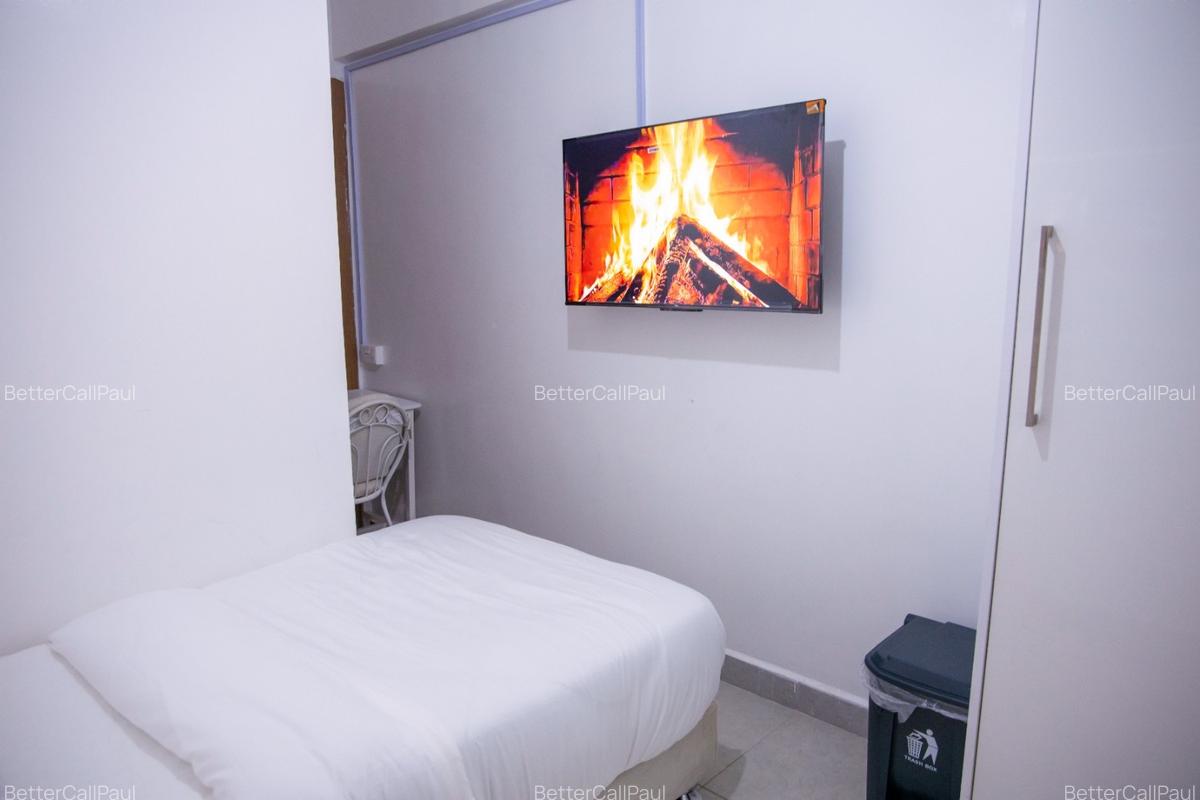 Serviced 3 Bed Apartment with En Suite at Rose Avenue - 20