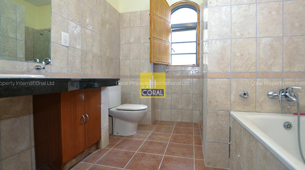 3 Bed Apartment in Riverside - 7