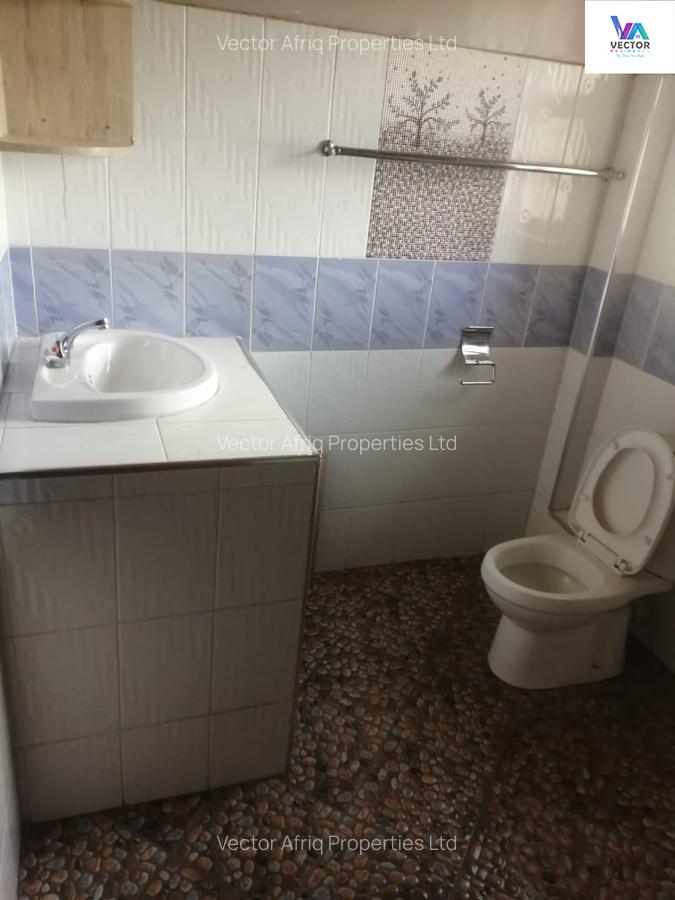5 Bed Townhouse with En Suite in Syokimau - 19