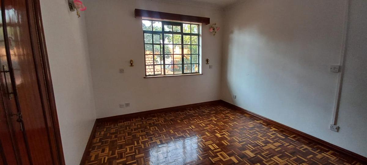 4 Bed Townhouse with En Suite at Lavington Green - 11