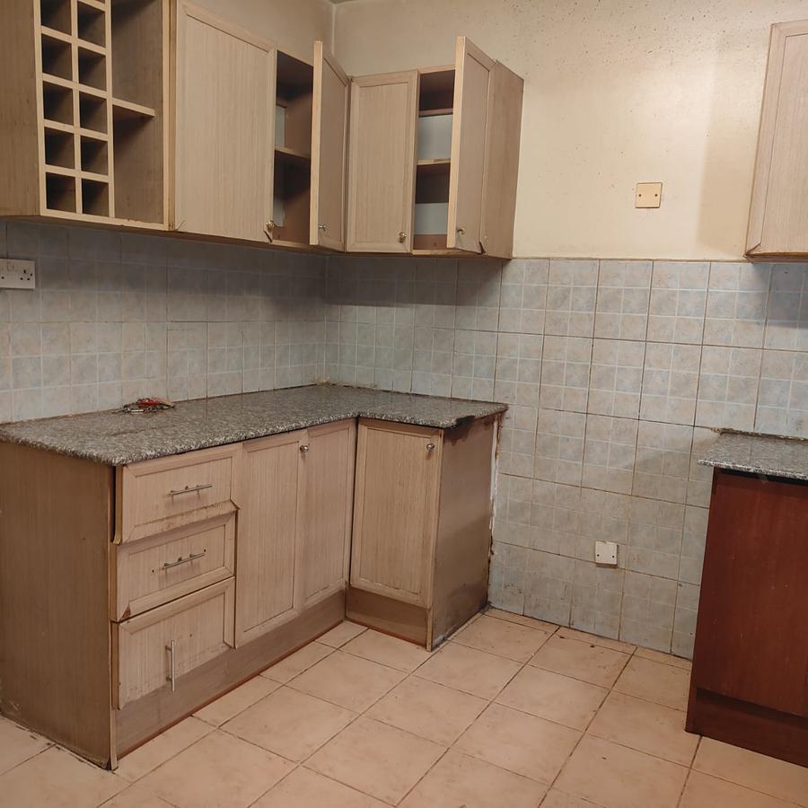 5 Bed Townhouse with En Suite at Tabere Crescent - 14