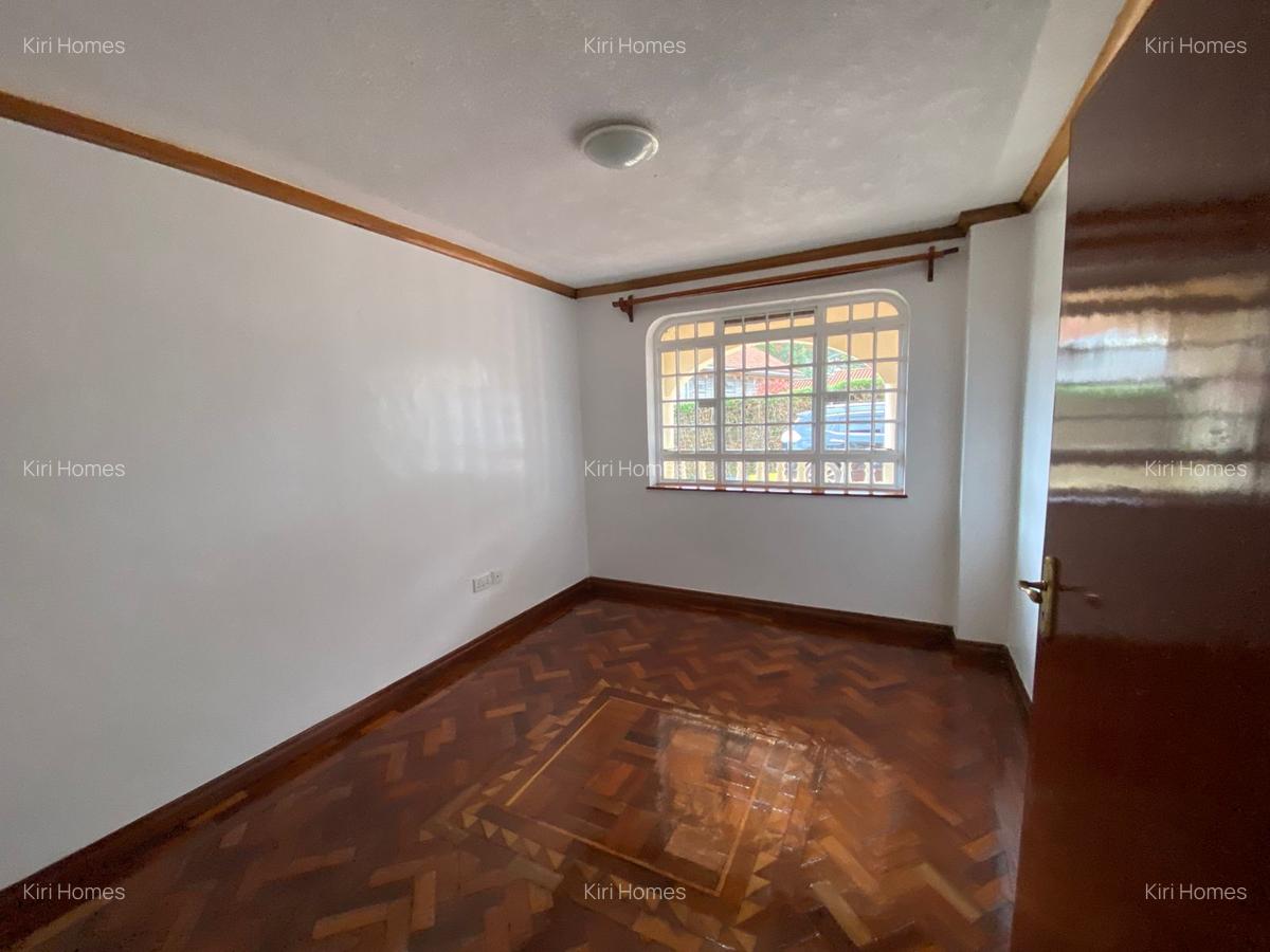 5 Bed Townhouse with En Suite in Nyari - 17