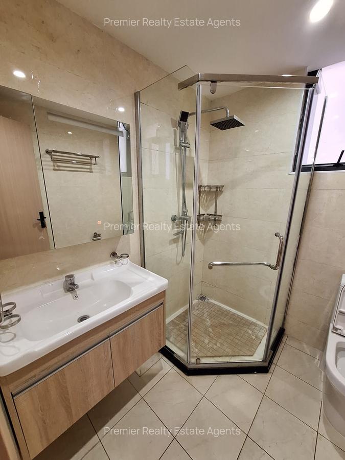 2 Bed Apartment with En Suite at Lavington - 6