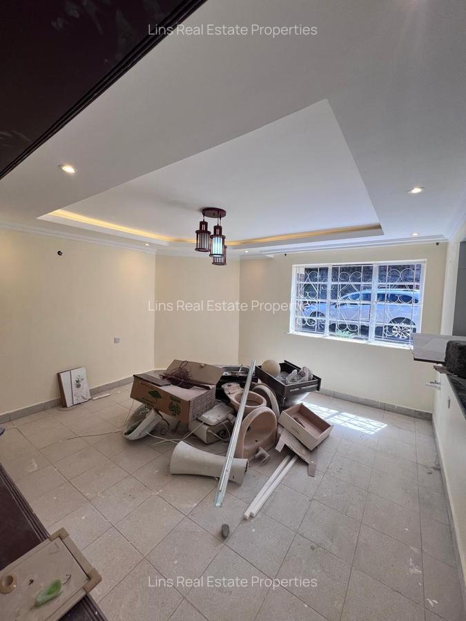 5 Bed House with En Suite in Mountain View - 5