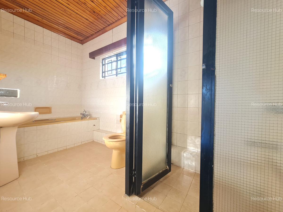 4 Bed House with En Suite at Nyari - 15