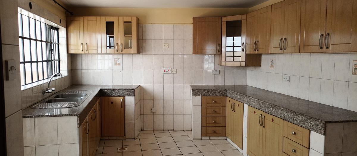 4 Bed Townhouse with En Suite at Westlands - 3