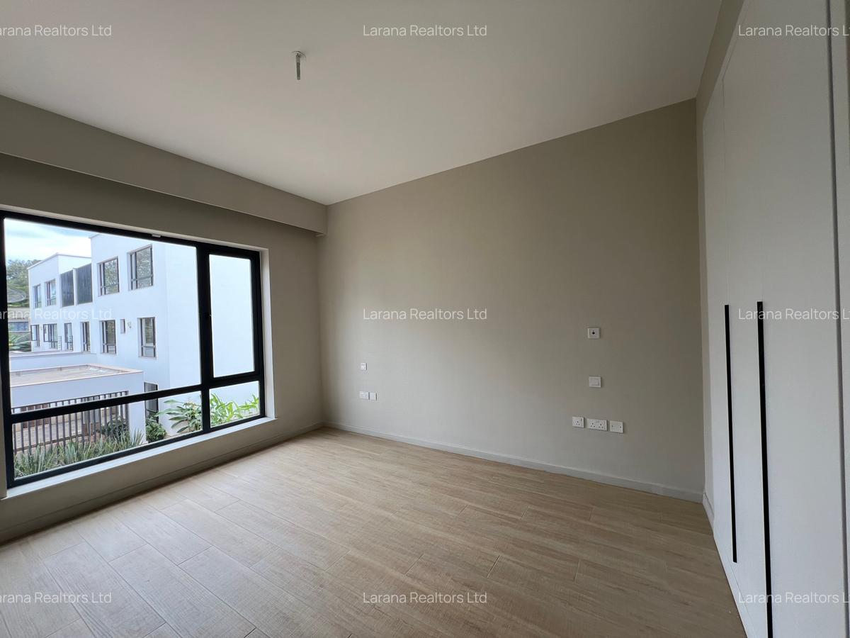 5 Bed Townhouse with En Suite in Kyuna - 9