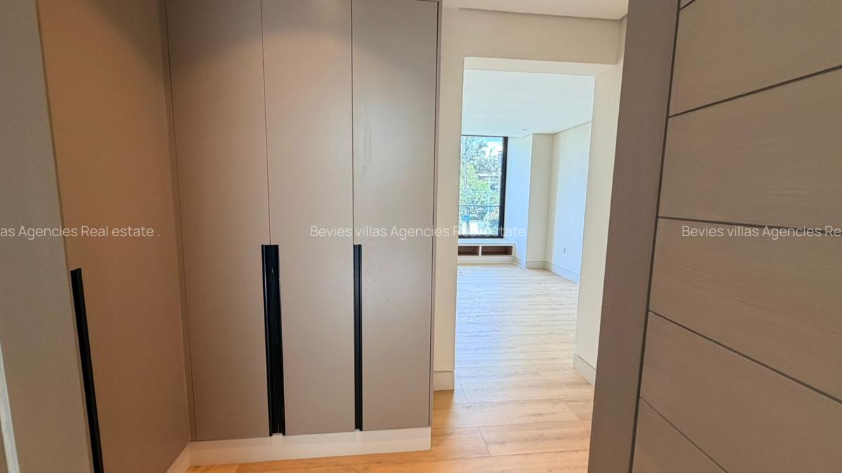 5 Bed Villa with En Suite at Kyuna - 17