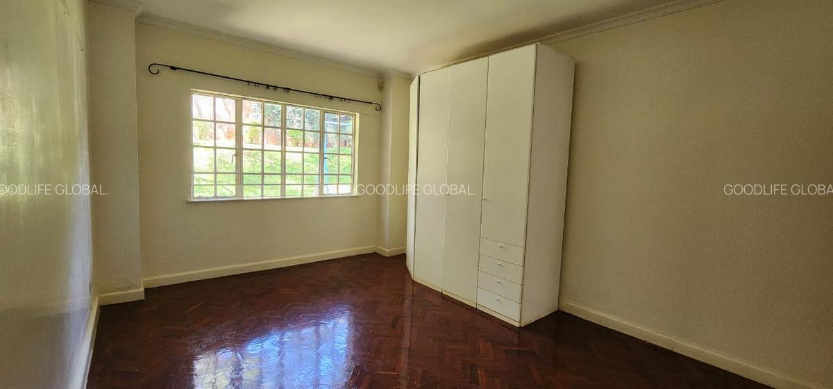 4 Bed Villa with En Suite in Lavington - 11