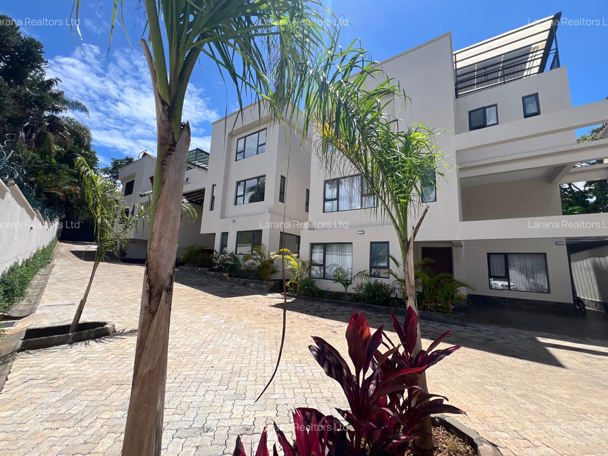 5 Bed Townhouse with En Suite at Manyani Cl - 2