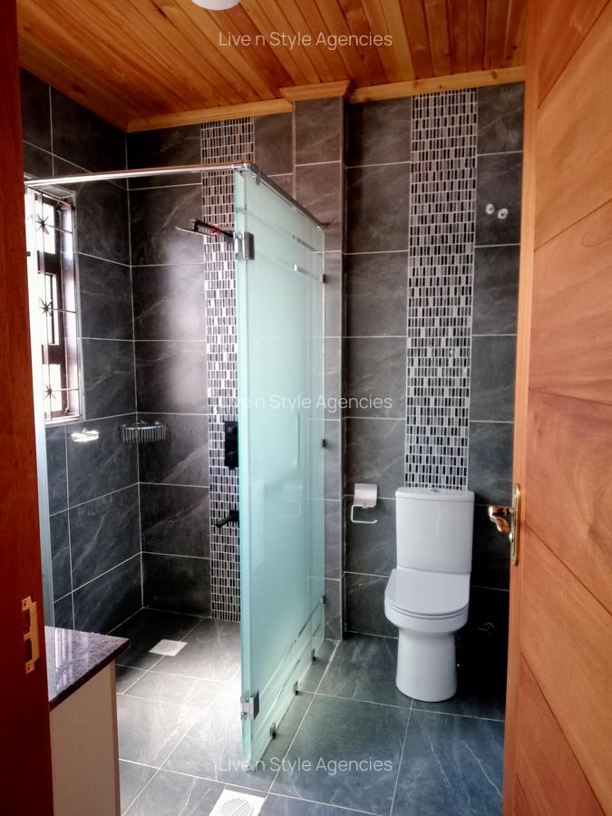 5 Bed House with En Suite in Runda - 15